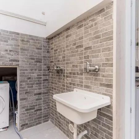 بيت للعطل Algi *